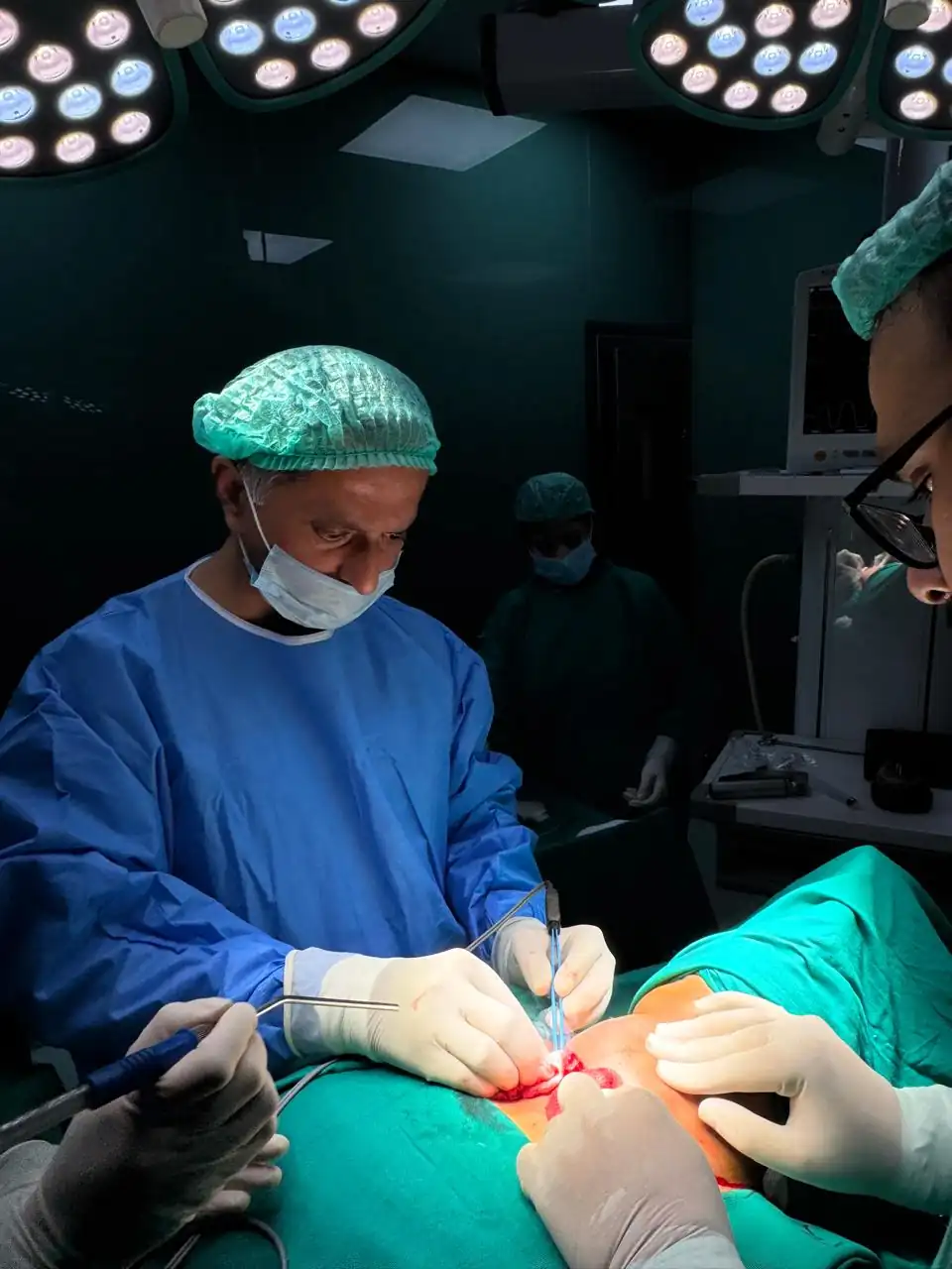 Prof. Dr. Muhammad Irshad Malik teaching ENT surgery — Allama Iqbal Medical College, Lahore